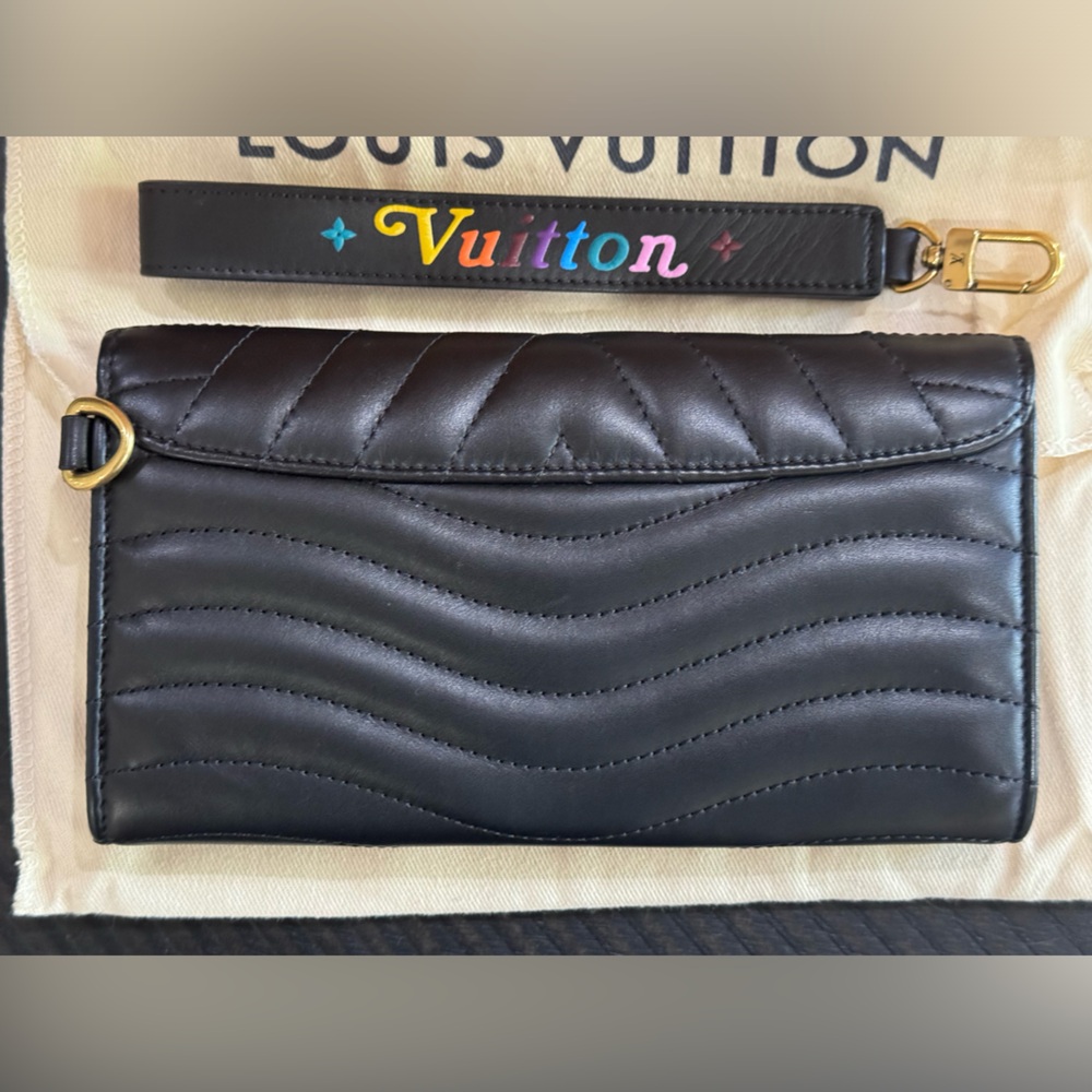 🆕🖤🔐Louis Vuitton Love Lock New Wave Wallet🔐🖤🆕 - Picture 4 of 9
